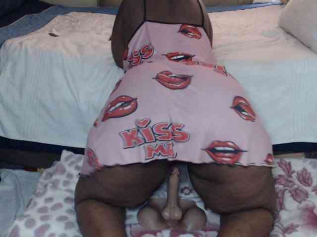 Prettybkack25 webcam