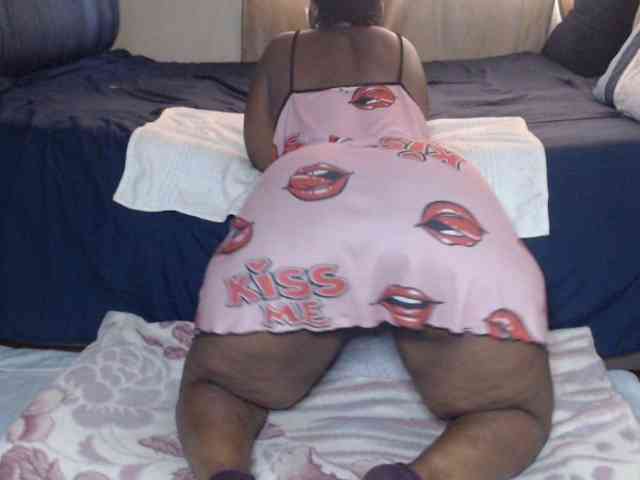 Prettybkack25 webcam