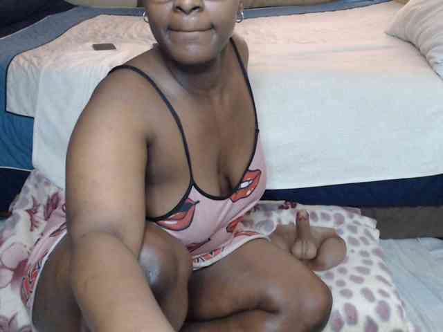 Prettybkack25 webcam