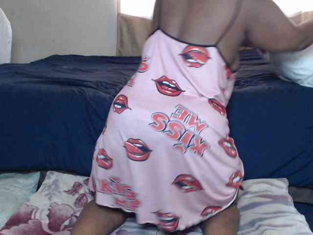 Prettybkack25 webcam