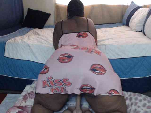 Prettybkack25 webcam