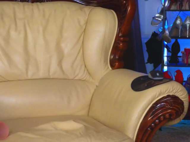 Alina-Grosu live cam on BongaCams