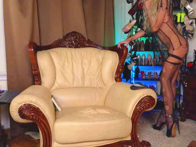 Alina-Grosu webcam
