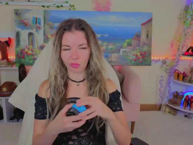 LunaRishi live cam on BongaCams