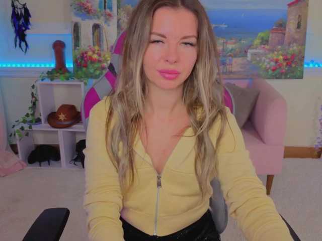 LunaRishi live cam on BongaCams