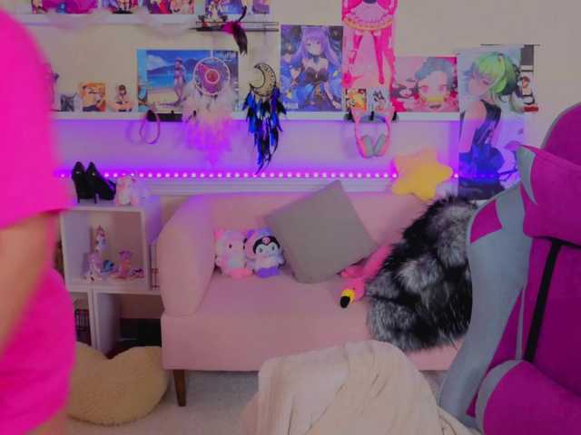 LunaRishi live cam preview