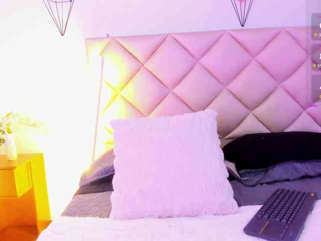 CrysttalMoon webcam