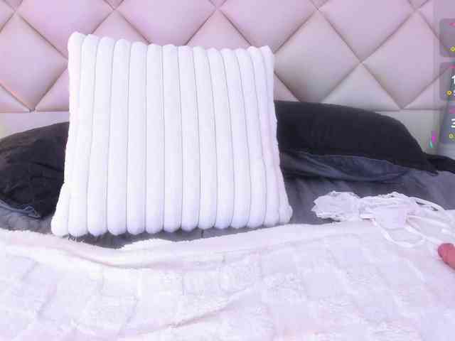CrysttalMoon webcam