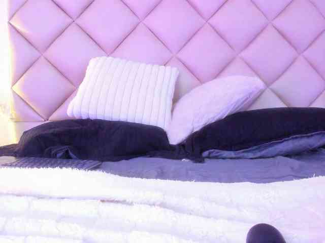 CrysttalMoon webcam