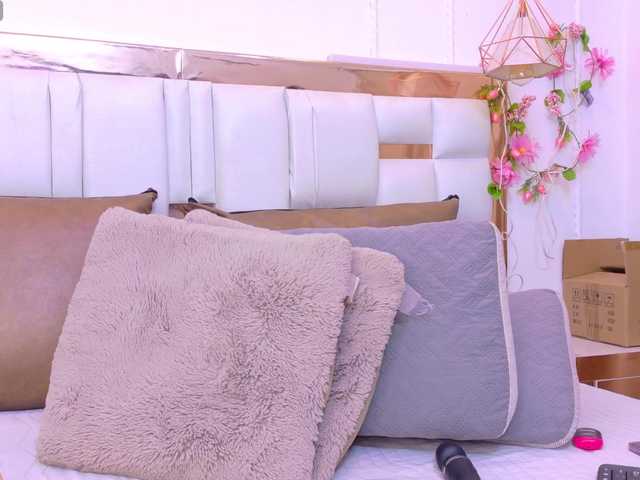 le modèle Aylin-Rose est en webcam porno dans un show sur le site bongacams, il possède les tags suivants: Ebony,Brunette,Shaved
