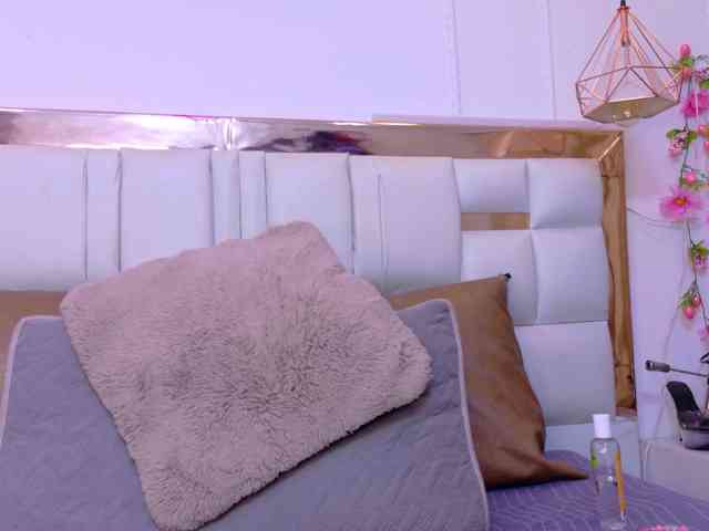 aylin-rose's live room