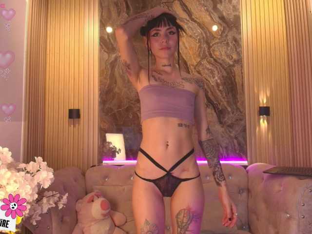 Sabrinaa1's BongaCams show and profile