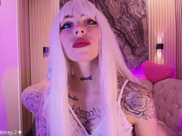 Sabrinaa1 live cam on BongaCams