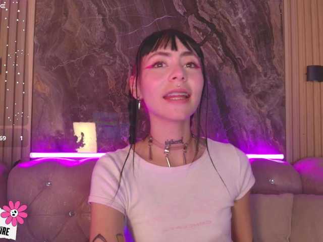 Sabrinaa1's BongaCams show and profile