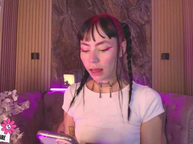 Sabrinaa1's BongaCams show and profile