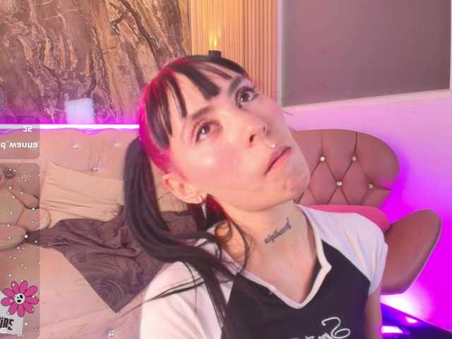 Sabrinaa1's BongaCams show and profile