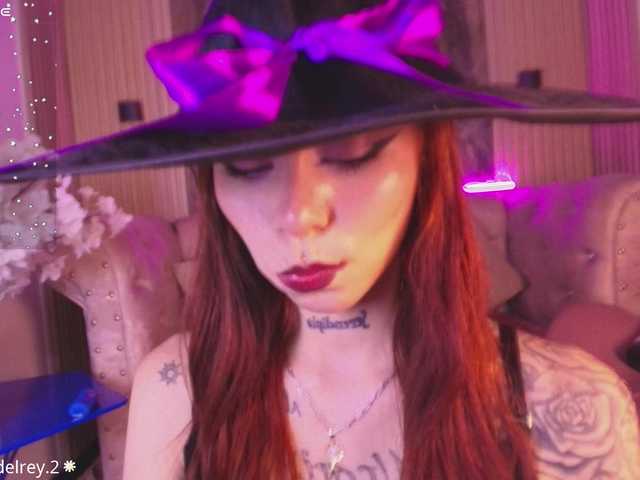 Sabrinaa1 live cam on BongaCams