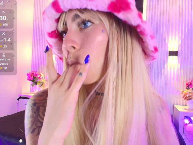 Sabrinaa1 live cam on BongaCams