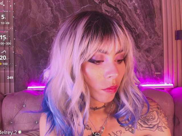 Sabrinaa1 live cam on BongaCams