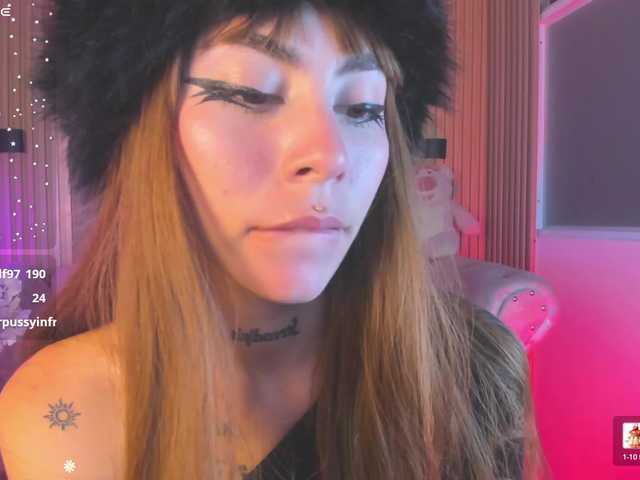 Sabrinaa1 live cam on BongaCams