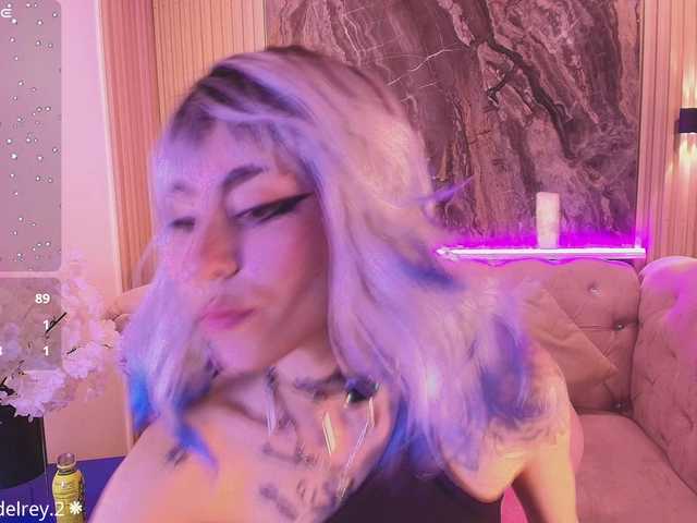 Sabrinaa1 live cam on BongaCams
