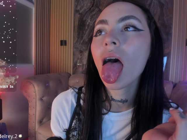 Sabrinaa1 live cam on BongaCams
