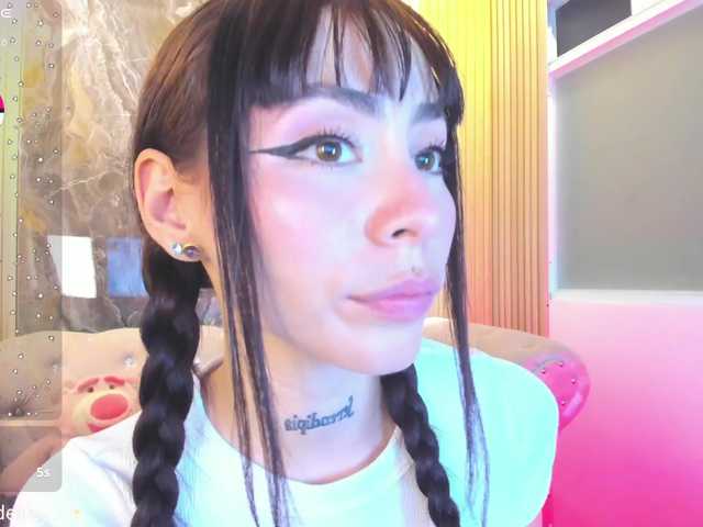 Sabrinaa1 live cam on BongaCams