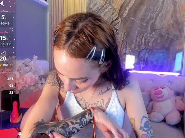 Sabrinaa1 live cam on BongaCams