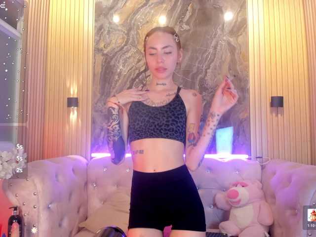 Sabrinaa1 live cam on BongaCams
