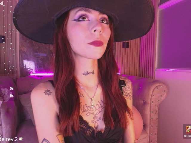 Sabrinaa1 live cam on BongaCams