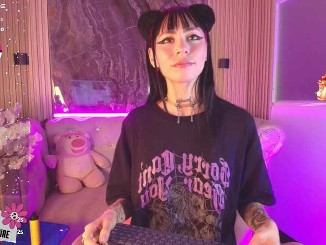 Sabrinaa1's BongaCams show and profile