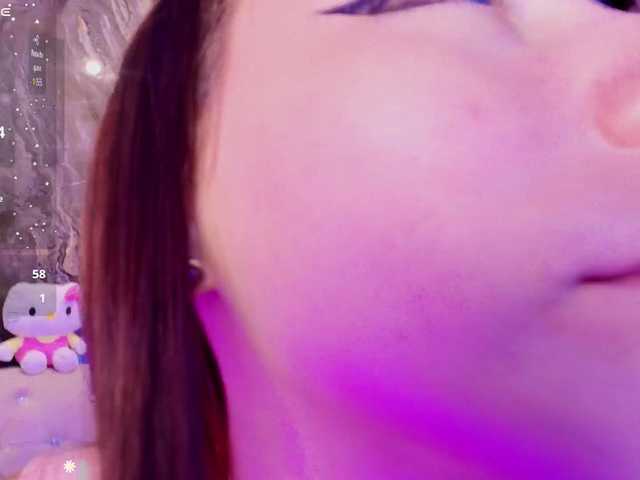Sabrinaa1 live cam on BongaCams