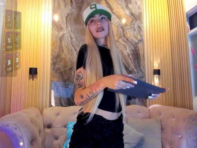 Sabrinaa1 live webcam show