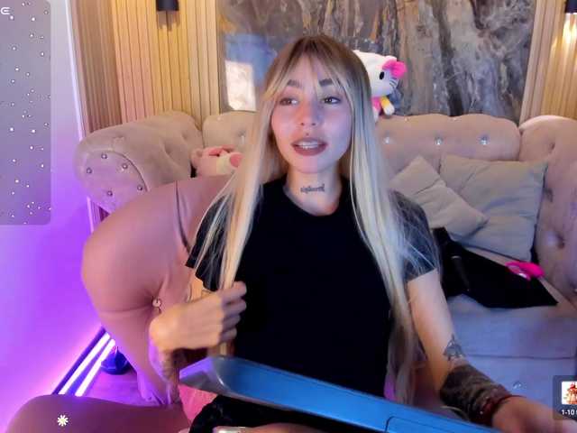 Sabrinaa1 live cam on BongaCams
