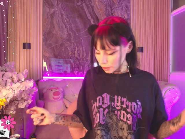 Sabrinaa1's BongaCams show and profile