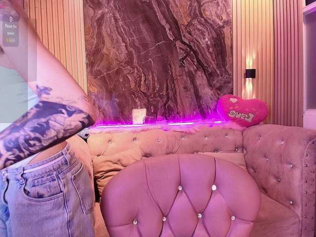 Sabrinaa1 live cam on BongaCams