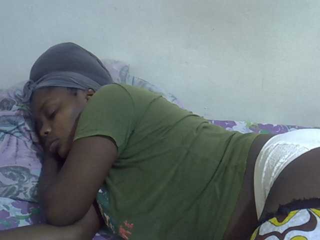 Sweet-diva live cam on BongaCams