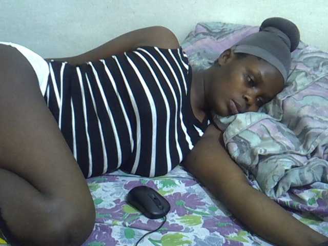 Sweet-diva live cam on BongaCams