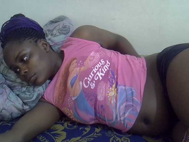 Sweet-diva live cam on BongaCams