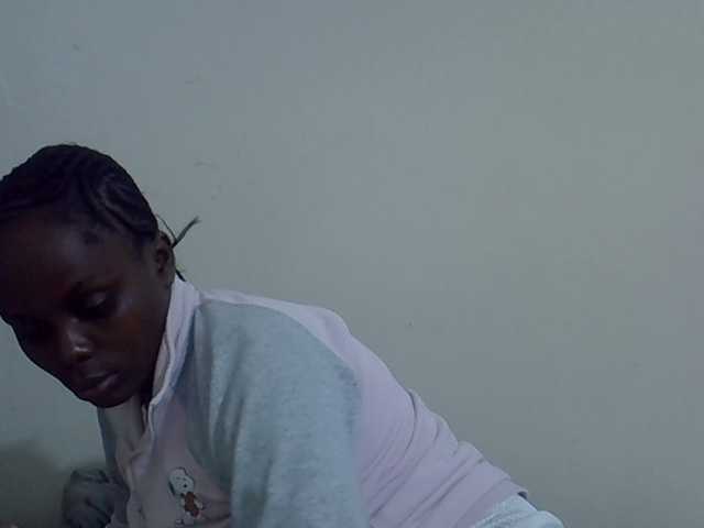 Sweet-diva live cam on BongaCams