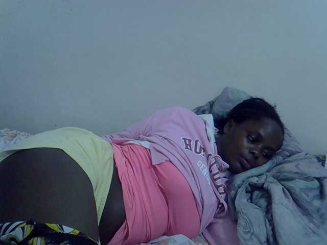 Sweet-diva live cam on BongaCams