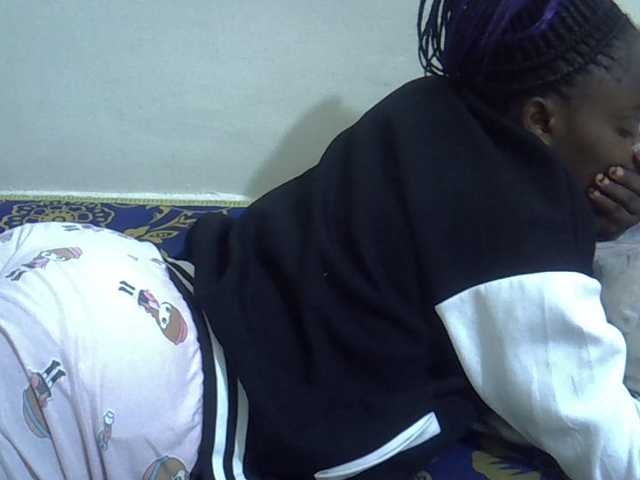 Sweet-diva live cam on BongaCams