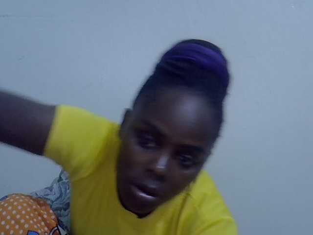 Sweet-diva live cam on BongaCams