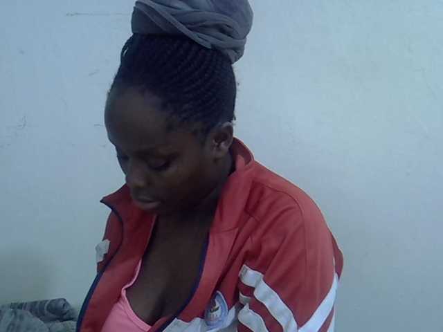 Sweet-diva live cam on BongaCams