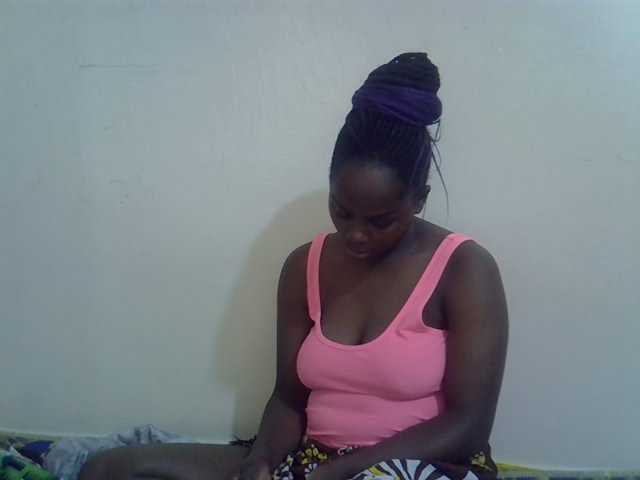 Sweet-diva live cam on BongaCams