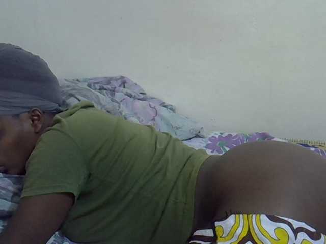 Sweet-diva, live now on BongaCams