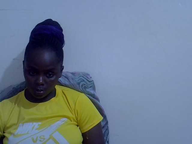 Sweet-diva live cam on BongaCams