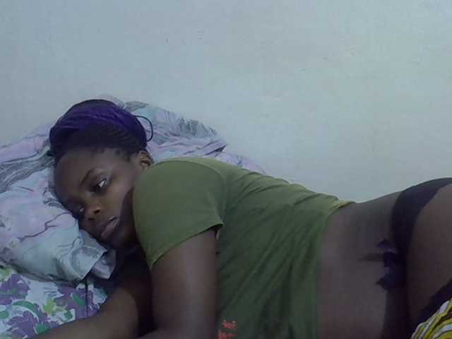Sweet-diva live cam on BongaCams