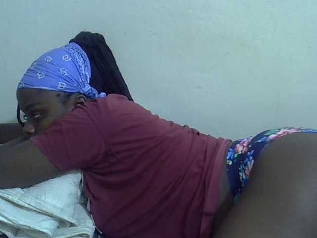 Sweet-diva live cam on BongaCams