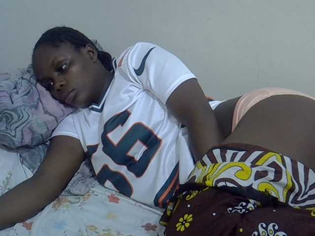Sweet-diva live cam on BongaCams